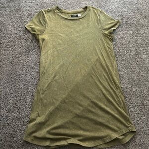 BDG heat here’s green tshirt dress